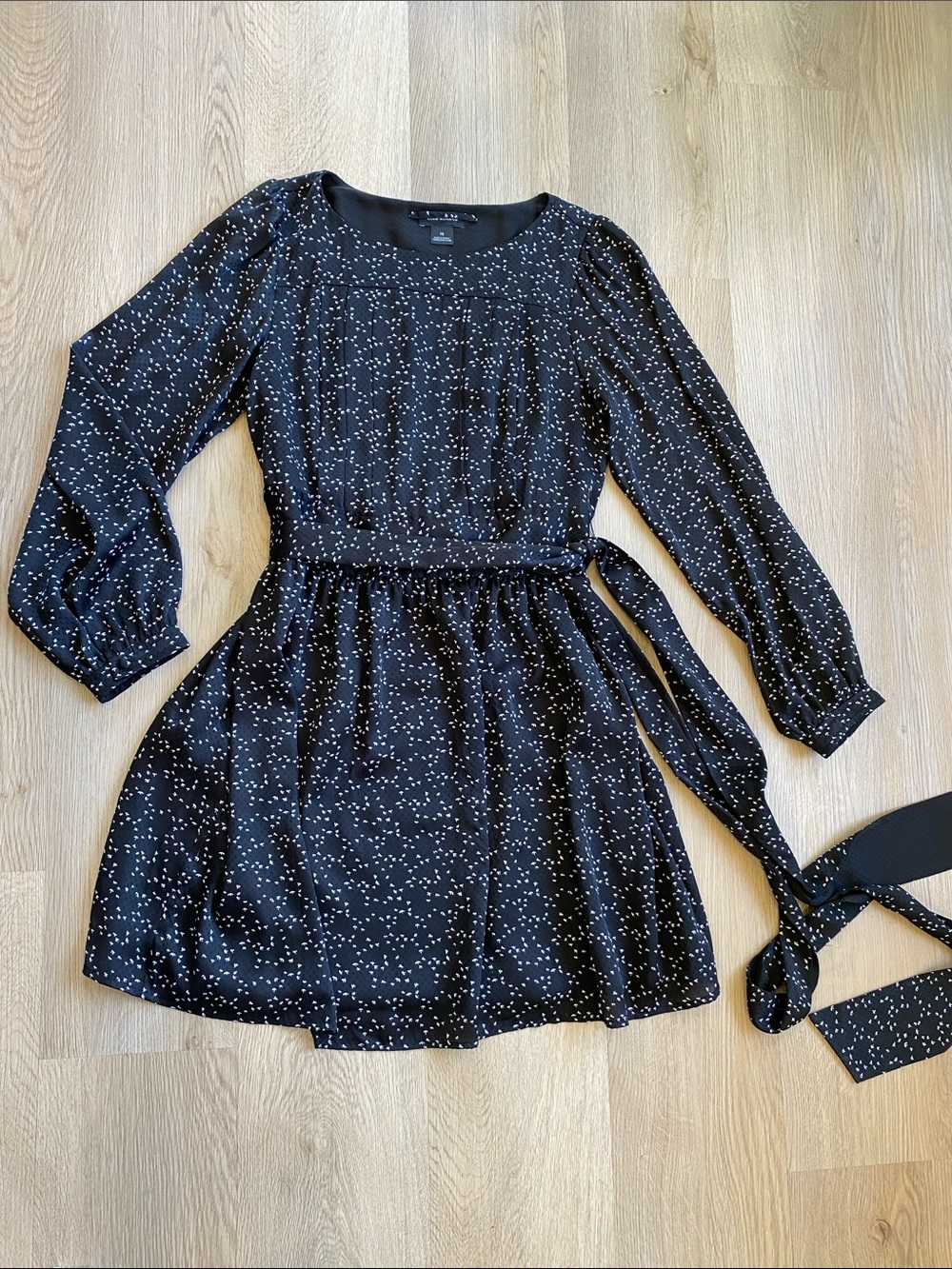 Club Monaco Black White Printed Long Sleeve Belted Fit & Flare Mini Dress 10 - Picture 2 of 9